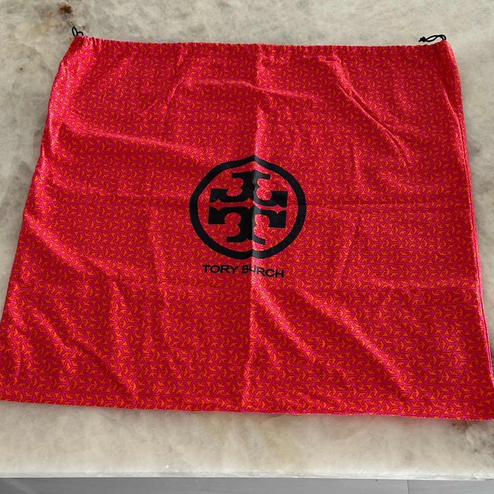Tory Burch original dust bag XL NEW
23 1/2” x 22 1/2”